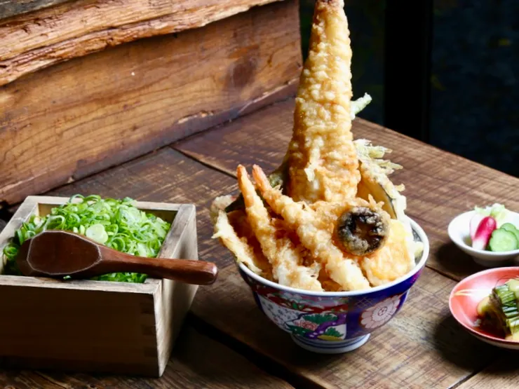 超大一整條炸星鰻天丼