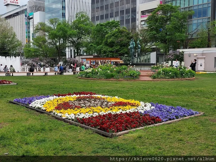 除了丁香花外，大通公園還有很多其他漂亮的花可賞。
