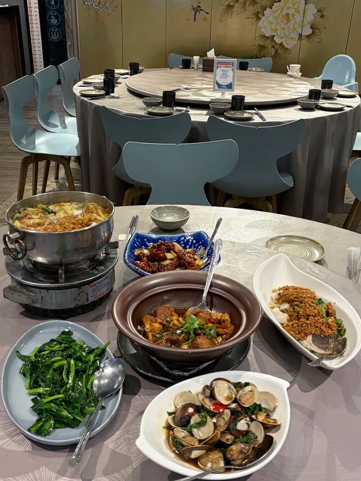 四人份含服務費總共$2232