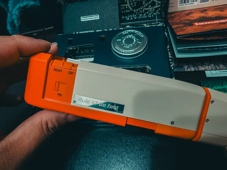 機身底部的MIX鈕,可以進行重複曝光以創造更多的可能性!