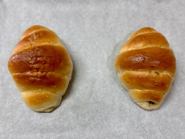 順便介紹東京星級推薦的Truffle Bakery（雖然並非飛機餐），帶回家後用焗爐翻熱，麵包的香甜鬆軟味就被帶出來了！