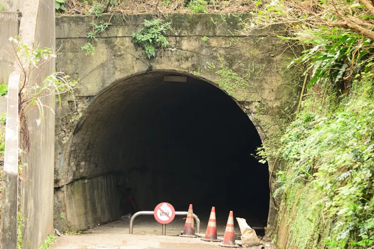 八尺門一帶遺留的鐵路隧道