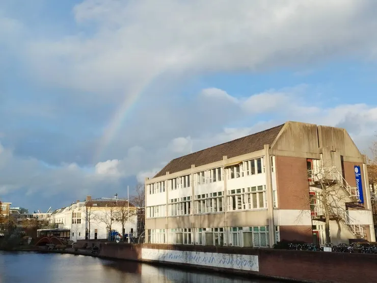 雨過天晴，美麗的萊頓校園（人文大樓Lipsius）