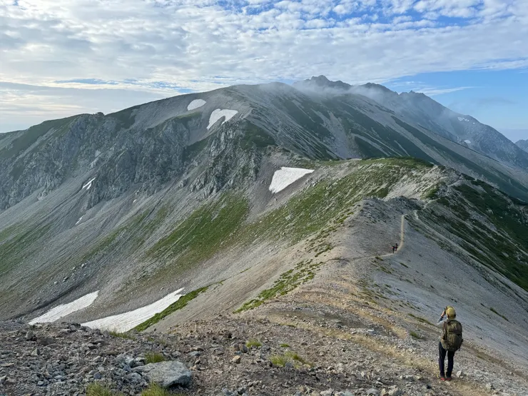 遠遠的可以看到「內藏助山莊」。對這個名稱和路線相當陌生。