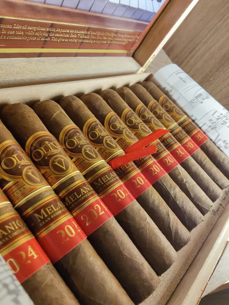 Oliva雪茄 2024年紀念版 琴鍵