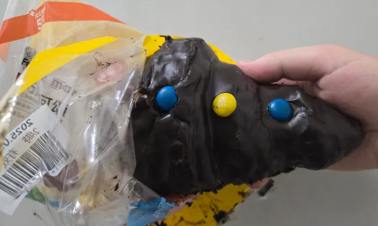 巧克力球放在上面