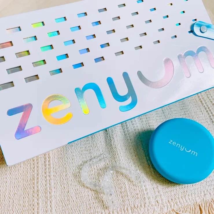 跟著綻雅APP的提醒時間更換牙套，紀錄配戴牙套的時間，還可以看到專業醫師製作的治療計畫動畫，追蹤療程的進度。