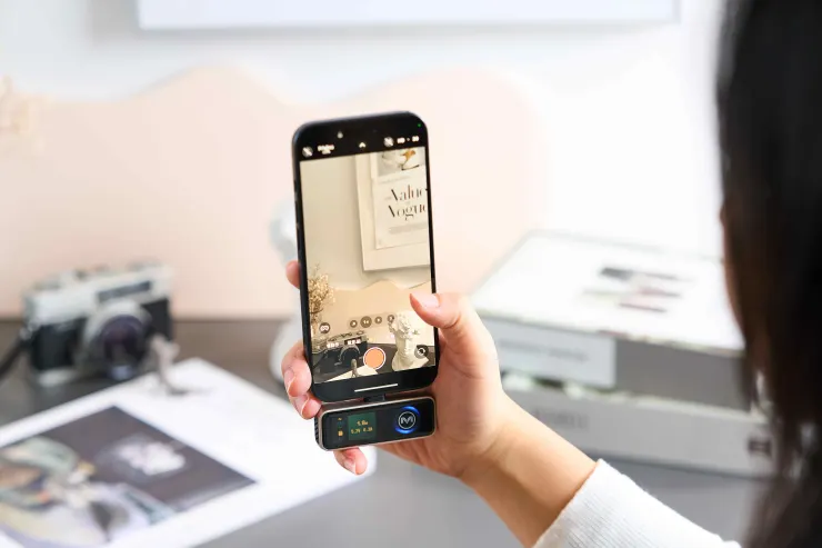 圖說：MiniMax僅拇指般大小，更支援Apple ProRes錄影外存功能，隨插即用，邊錄影邊儲存，最高2TB的擴充容量，完美提升iPhone使用體驗。（圖片來源：Maktar）