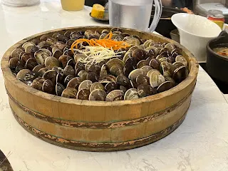 想想看既然已經上漲到半山腰了，要殺下來多精彩！可以有很多檔位可以殺，因此不要向下買。加碼要先計算如果看錯賠不賠得起。例如有兩萬元本金可以支援，如果加碼後會虧損超過兩萬，那就當作沒有加碼可能。