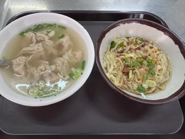 意麵加上餛飩湯，photo by bookarchery