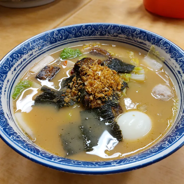 大碗公的滷味湯麵