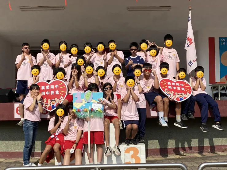 裝可愛的我們，因為這個工作，所以期許自己一直可愛下去😂😂😂