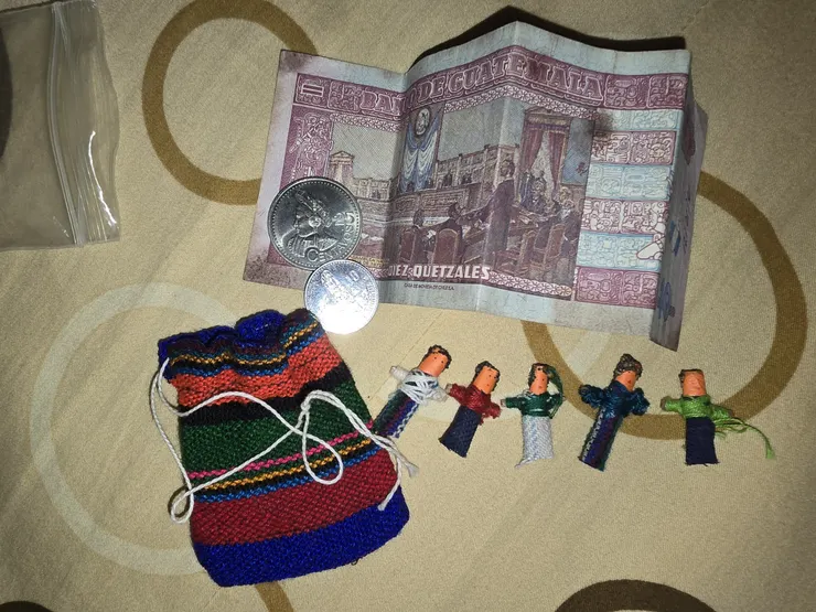 來自瓜地馬拉的絕版貨幣和解憂娃娃（本人現場實拍）