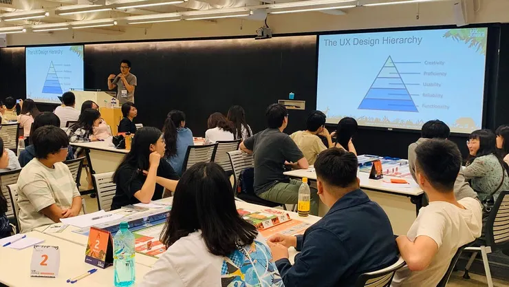 作者於 2019《UX in the Jungle》叢林爭霸全國大賽中授課的實況