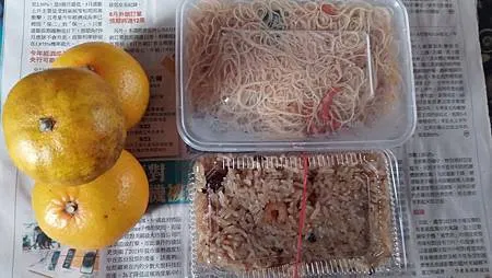 [基隆美食]當天現做現賣的三小姐油飯鍋貼，經營三十年的老店，