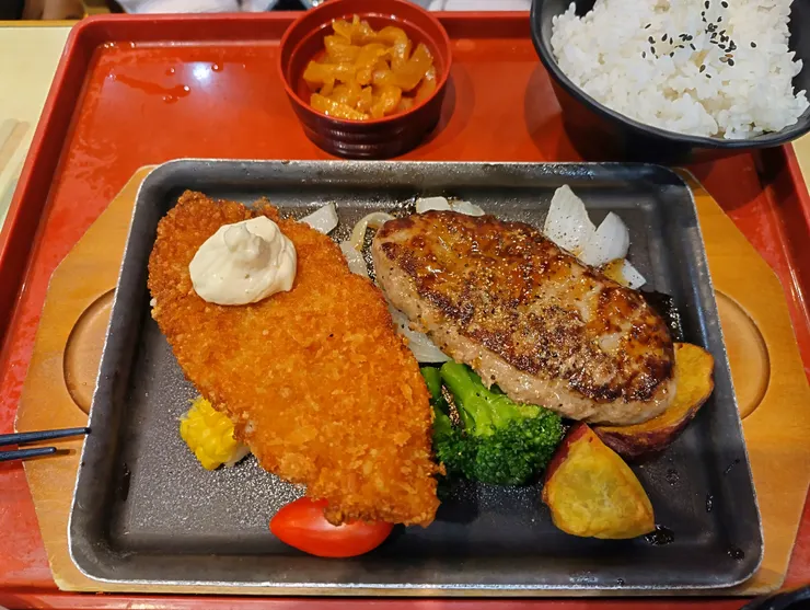 牛肉漢堡排&炸白身魚定食