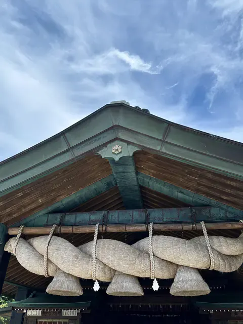 神楽殿の大注連縄