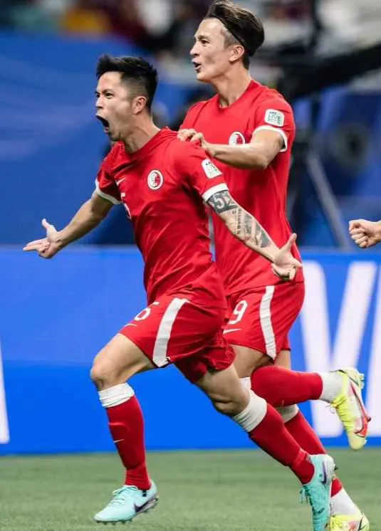 為香港隊入球的陳肇鈞