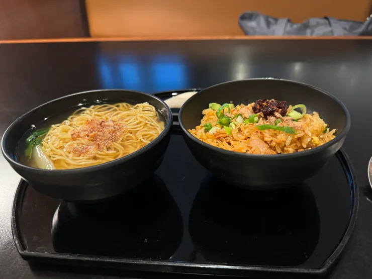 今天點的三巴炒飯和雲吞麵