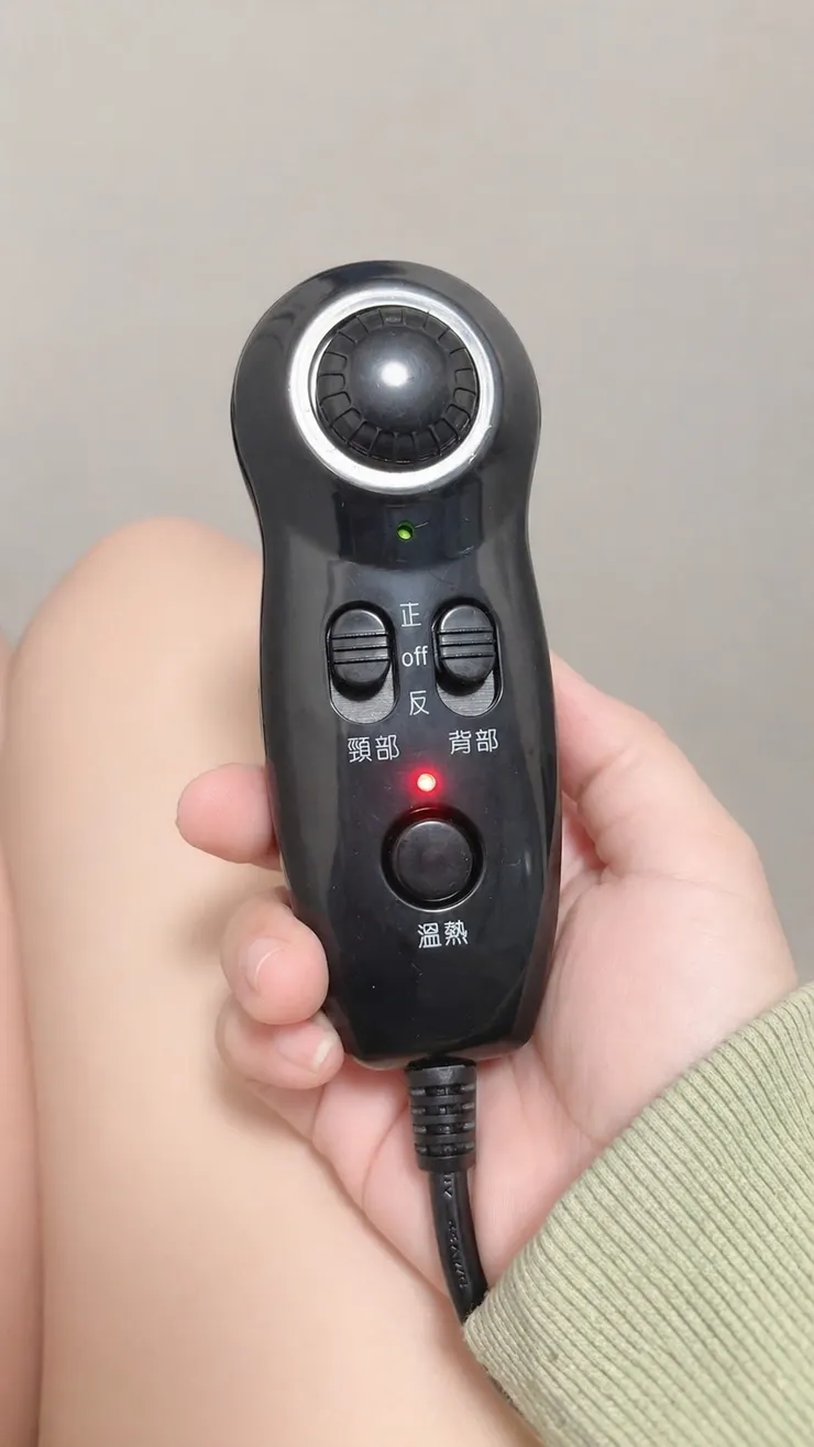 操作很直覺,遙控器按鍵清楚