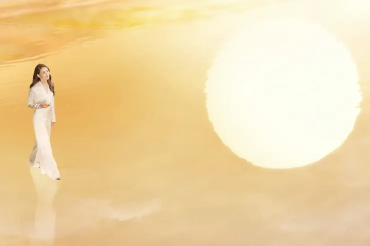 圖說:從少女到人妻、人母,昆凌在職場與家庭之間不斷切換責任與身分,一路走來選擇與農純鄉滴雞精相伴,純粹精華不只照顧家人、更呵護自己。(資料來源:農純鄉)