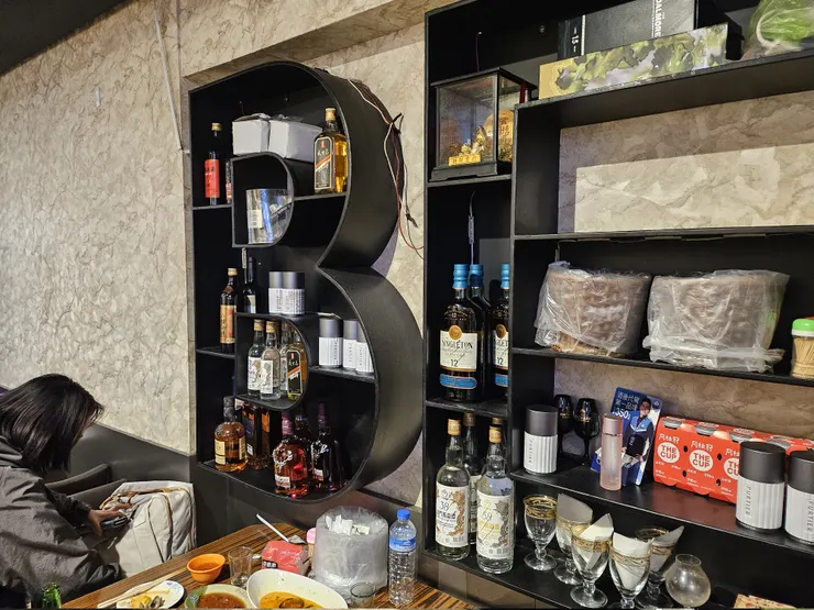 酒類有很多種,也有冰櫃選,所以不用太擔心找不到喜歡喝的
