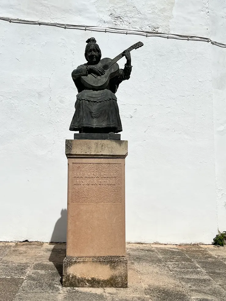 Ana Amaya Molina是一位弗拉門戈歌手和吉他手，被認為是隆達最著名的弗拉門戈明星。