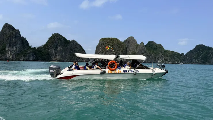 回郵輪轉搭高速快艇