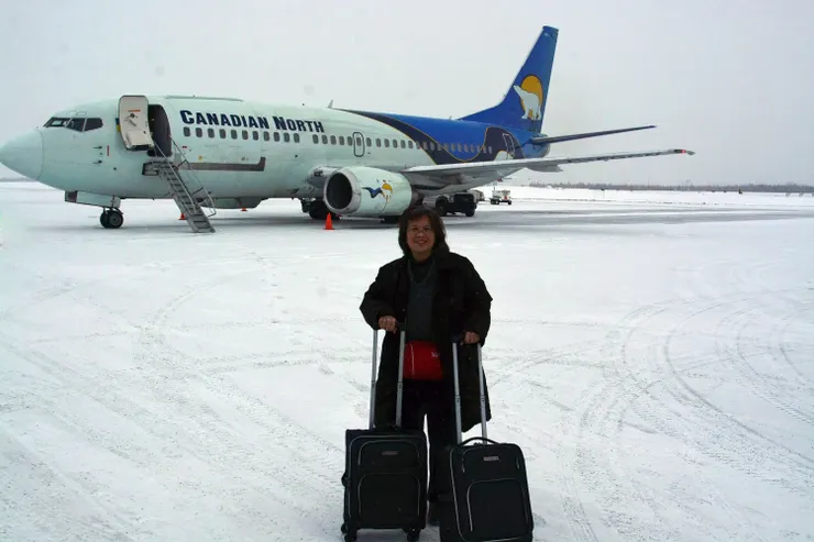 黃刀機場下機後要步行一小段踏到航站