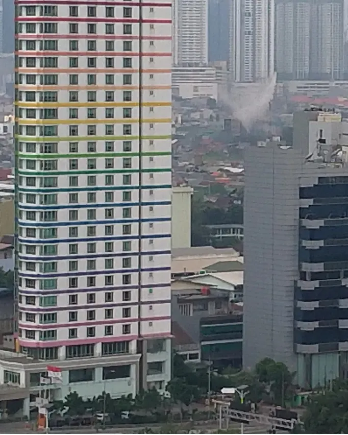 直升機空中灑水滅火