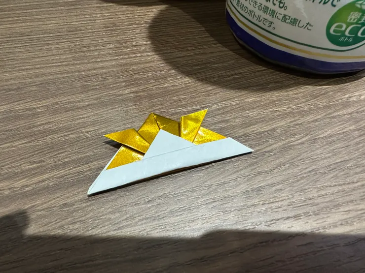 老闆送的武士帽