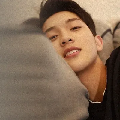 編號s0105宇航員的沙龍