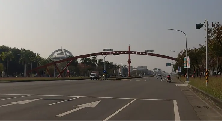 離開嘉義市後第一個進入眼簾的景點是北回歸線太陽館，默默想著我是否也會經過花蓮的北回歸線紀念碑？