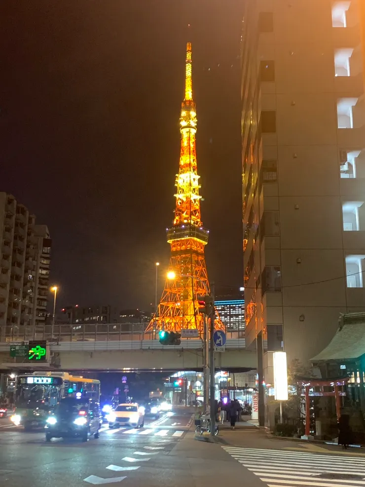 回頭一望的港區東京鐵塔