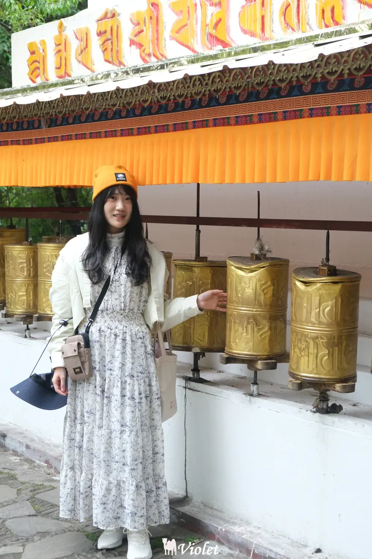 巴松措景區寺廟