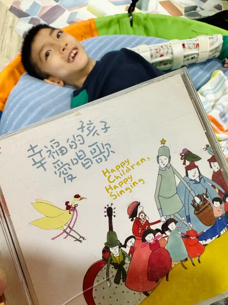 如果可以，希望每個孩子都要平安幸福的度過每一天。這片CD，我的祐喜愛了十幾年推薦給需要的朋友。