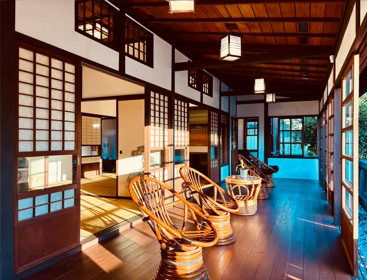 走廊　f/1.6　1/120s　ISO-40　by Chris