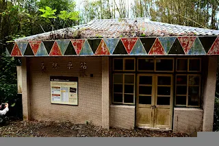 頗有秘境氛圍的多林車站