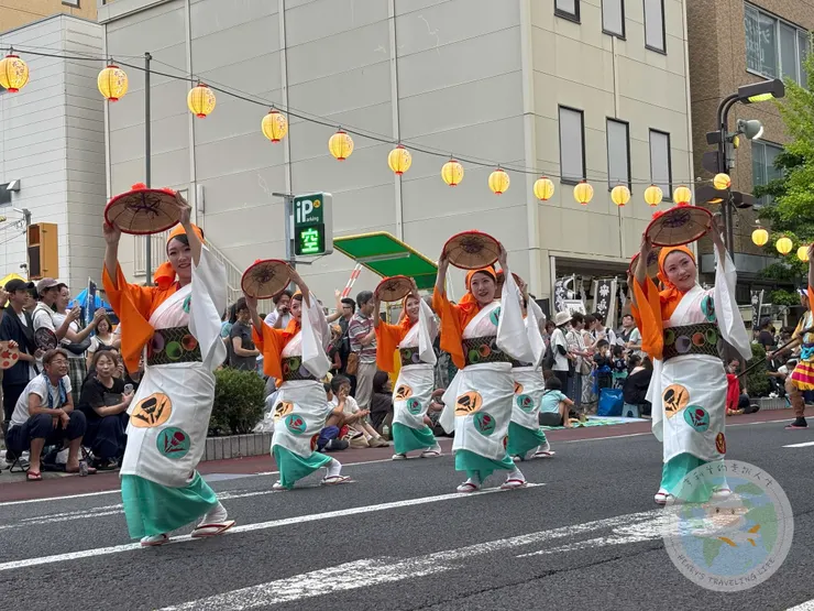 打頭陣的花笠舞團老師們