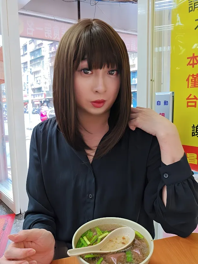 吃的豬血湯還是要自拍