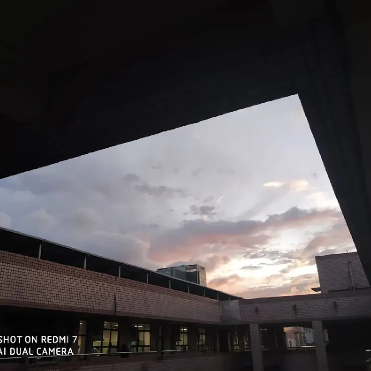 這張明顯洩漏出我當時就讀哪間學校。噓，別說出來。你知，我知