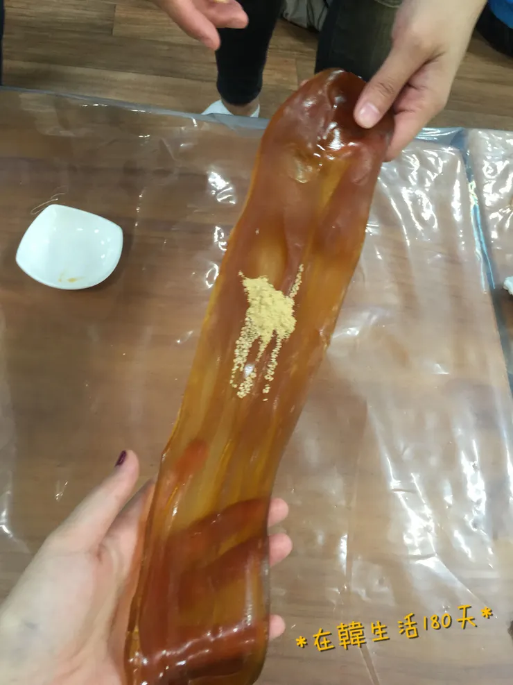 米和發酵物做成的糖加入芝麻和生薑粉