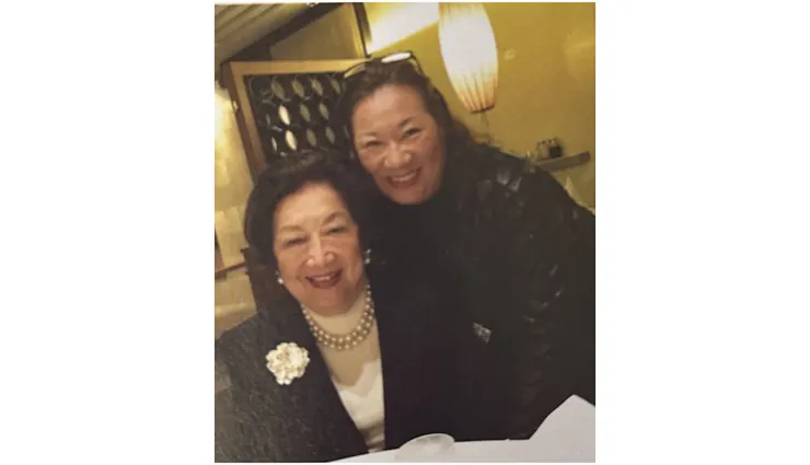 趙孫樹瑩與趙之潔母女圖（截自《追憶上海》）