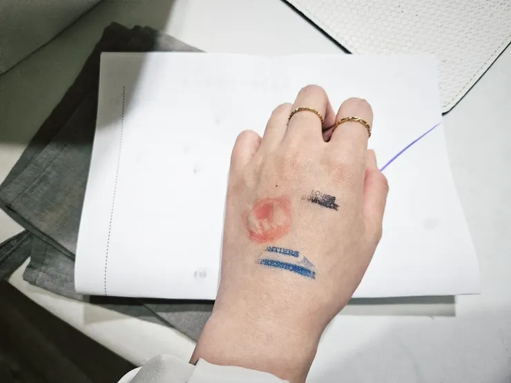 是誰一天狂刷三個展？ 是我哇，腦容量過載，精神上飽到要嘔吐 ： ）