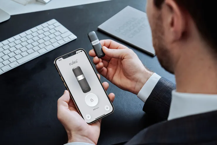 圖說:Nukii新世代智慧型遠端管理隨身碟,透過專利NFC感應解鎖技術,讓手機成為解鎖隨身碟的鑰匙。(資料來源:Maktar)