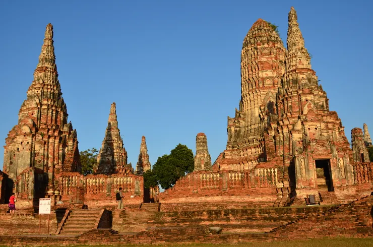 百年來佛塔仍直挺挺站立