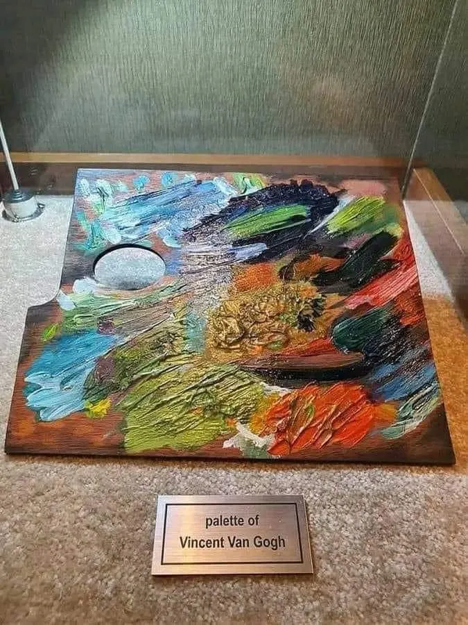 梵谷(Van Gogh）用過的調色盤 圖片來源：Van Gogh Museum