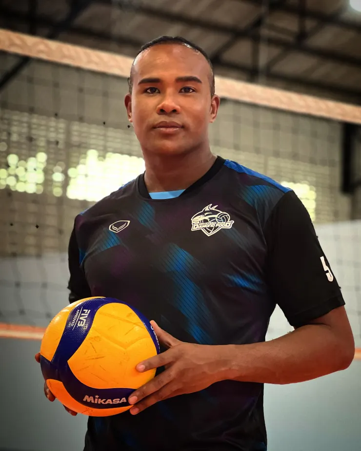 前職業排球選手