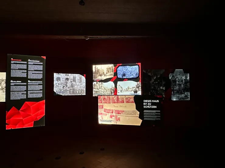 鐘樓內部層：介紹歷史故事