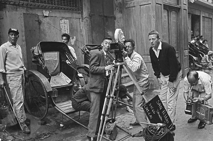 圖12 劇組人員在臺北市民安西路取景 案名：音樂舞蹈 檔號：0056/0093/1 來源機關：行政院新聞局 管有機關：國家發展委員會檔案管理局